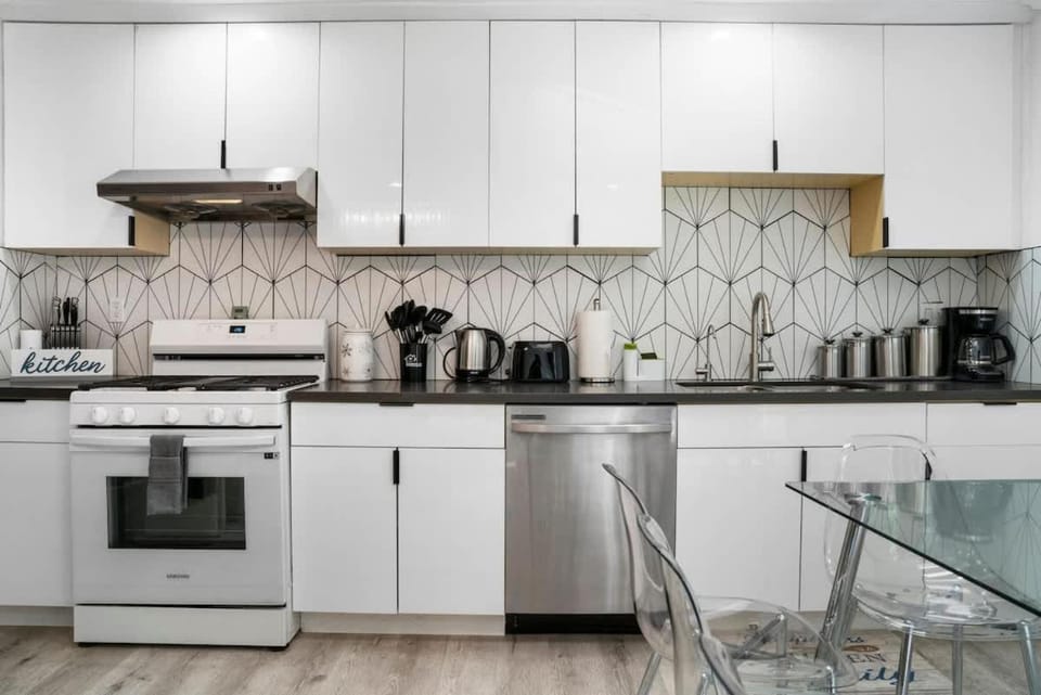 Marbella Lane - Your Cozy Haven 2BR Retreat House in West Covina