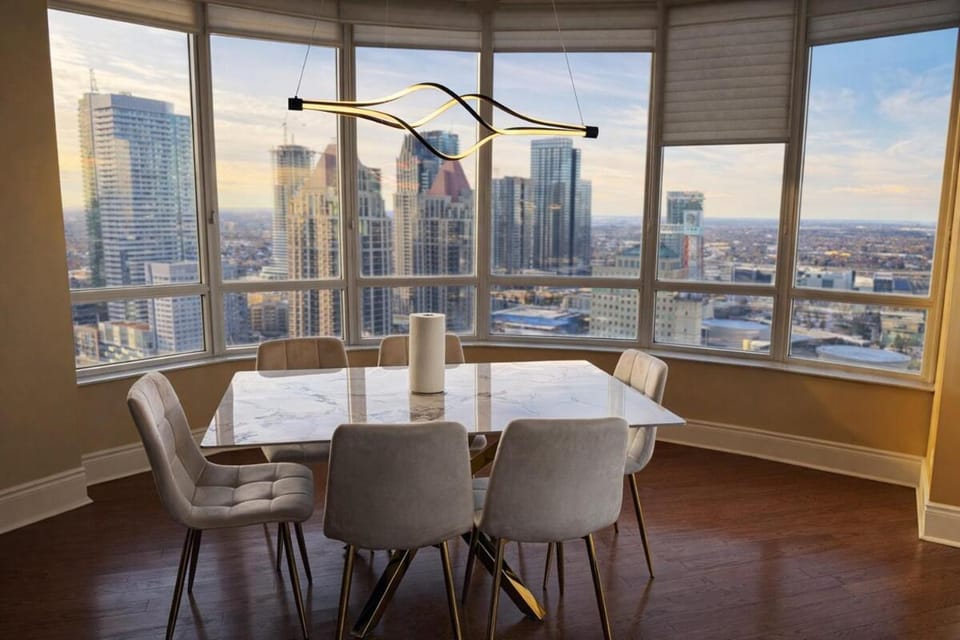 Luxury Penthouse with Celebration Square Views Apartment in Mississauga