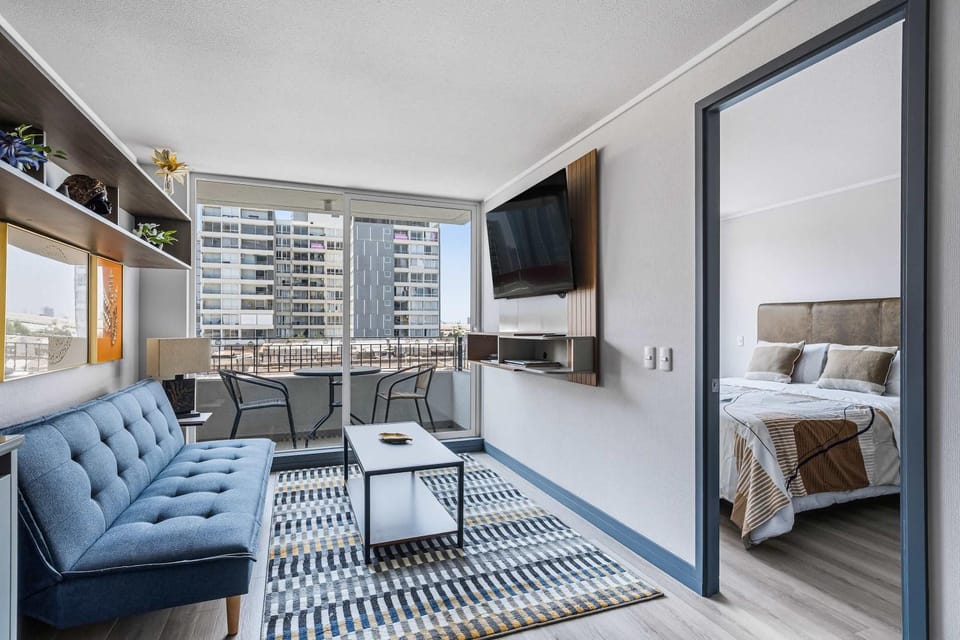 Moderno y nuevo cerca del metro Irarrazabal Apartment in Santiago