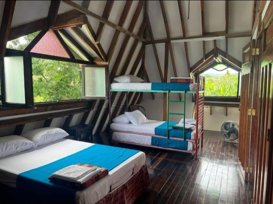Finca El Refugio Familiar House in Caldas, Colombia