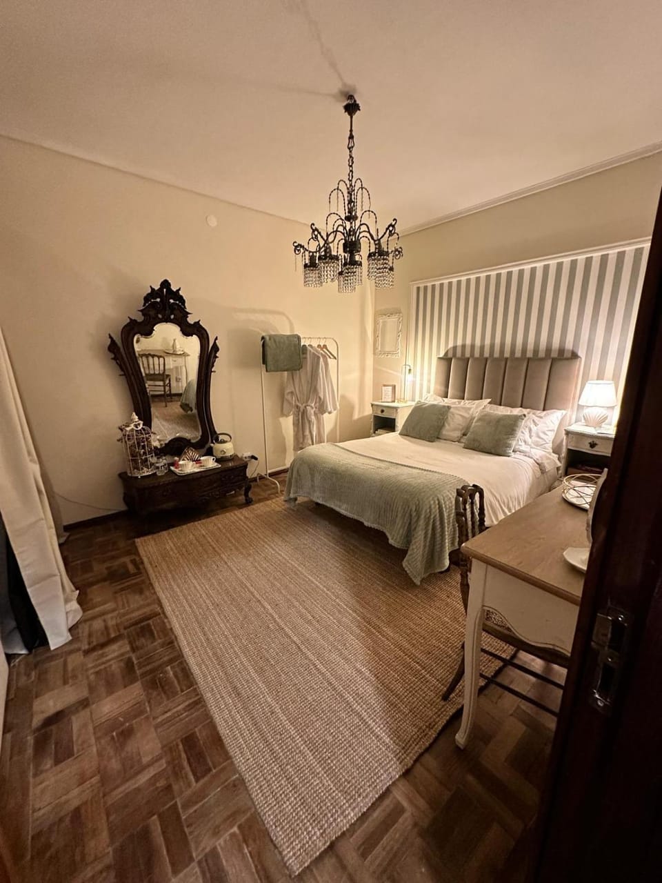 Bedroom, towels