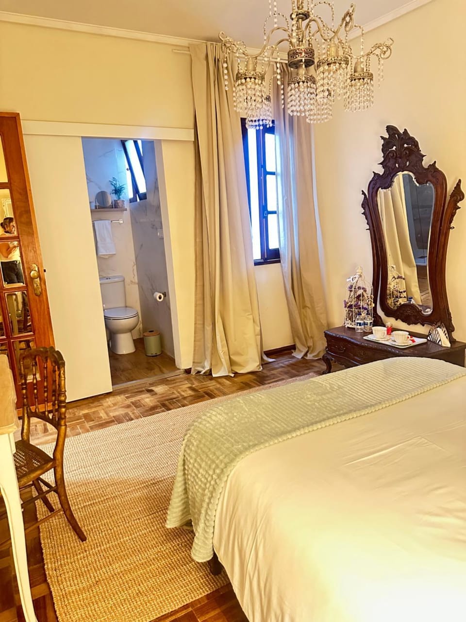 Photo of the whole room
