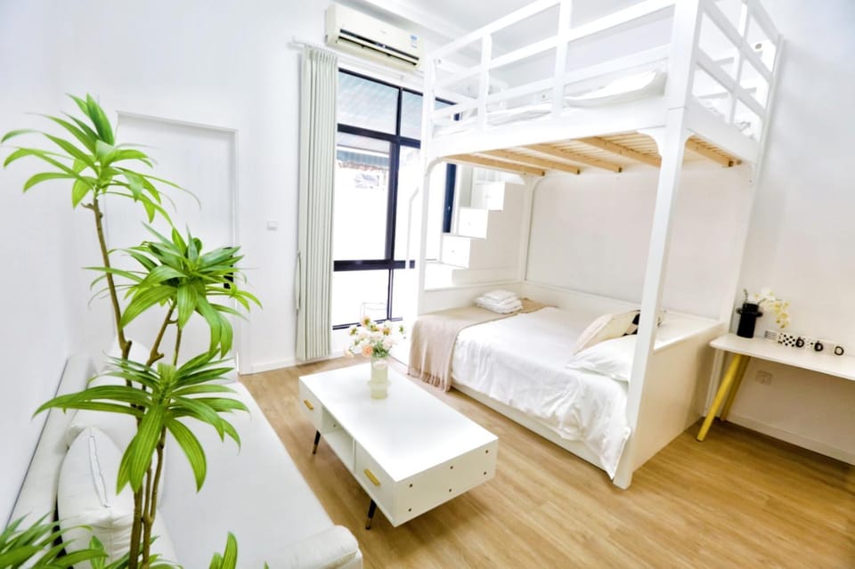 YuGe - Blissful Ample Three-bed Duplex Apartment in Shanghai