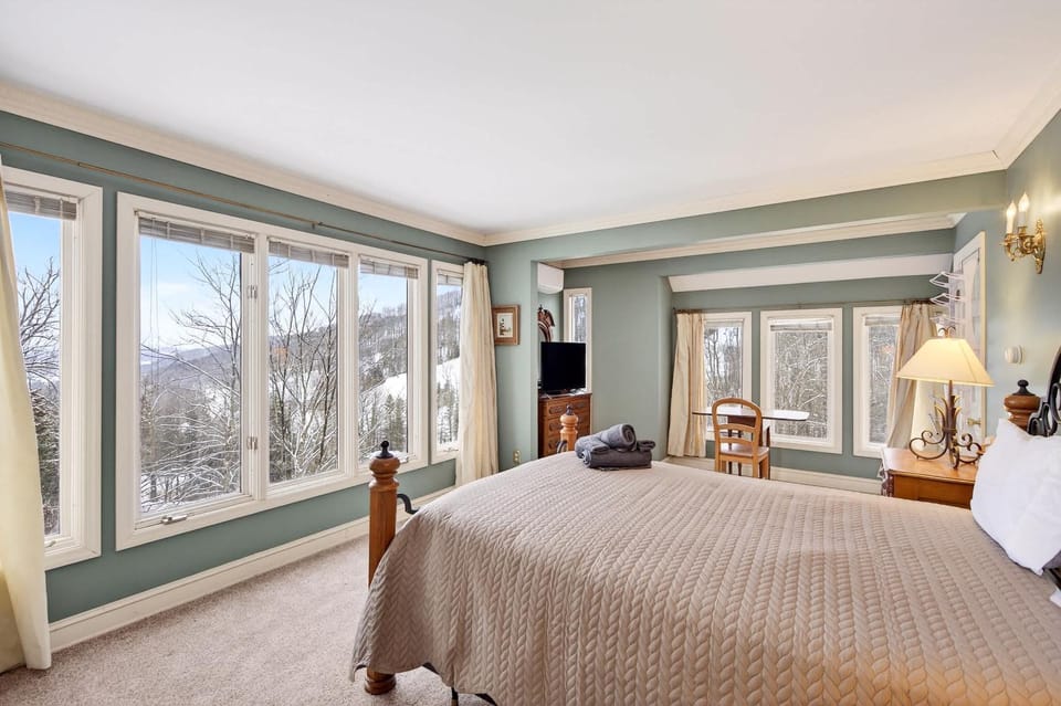 Chalet Across from Holiday Valley Walk to Lifts Chalet in Cattaraugus