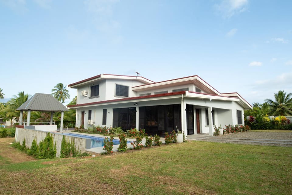 Property building, Day, Garden, Garden view, Pool view, Swimming pool
