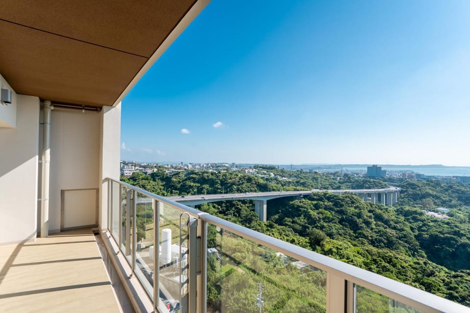 Ocean View& Bath room with 70m2 and more at 12F モンドミオ沖縄 Hotel in Okinawa Prefecture