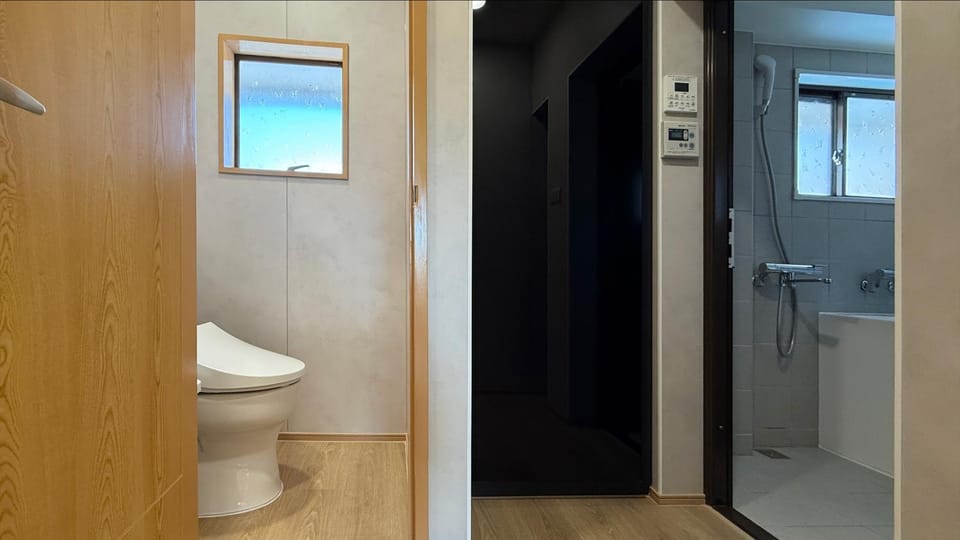 Toilet, Bathroom