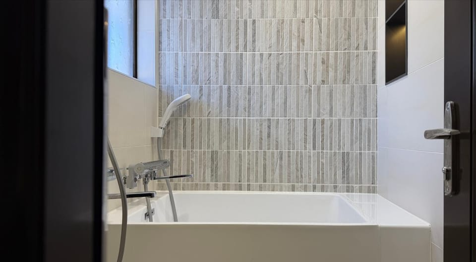 Bathroom, Bath