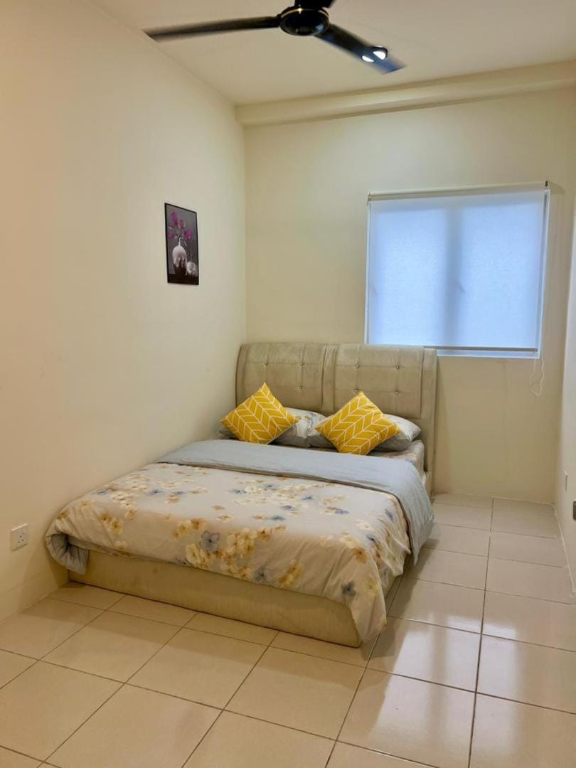 Nazhan Homestay Puncak Alam with Swimming Pool Musllim Only Apartment in Selangor, Malaysia