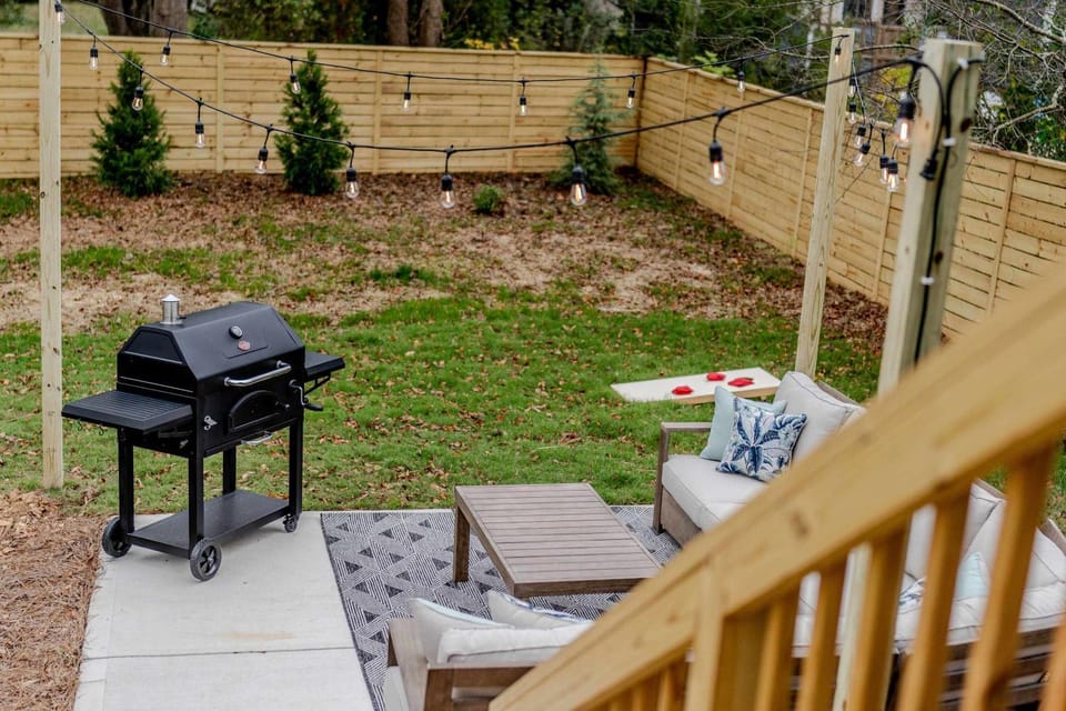 New Listing! 3BR with King Suite and Fenced in Yard House in Charlotte
