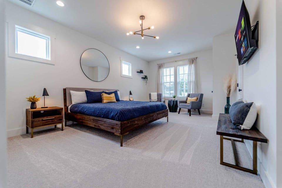 New Listing! 3BR with King Suite and Fenced in Yard House in Charlotte