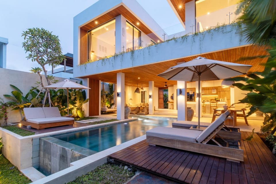 Property building, Natural landscape, Garden view, Pool view, Swimming pool, sunbed