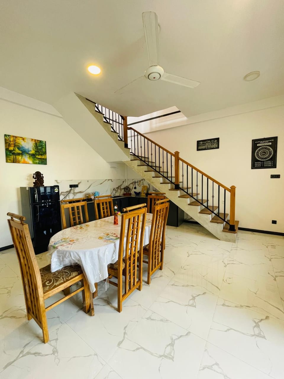 Dining area, kitchen