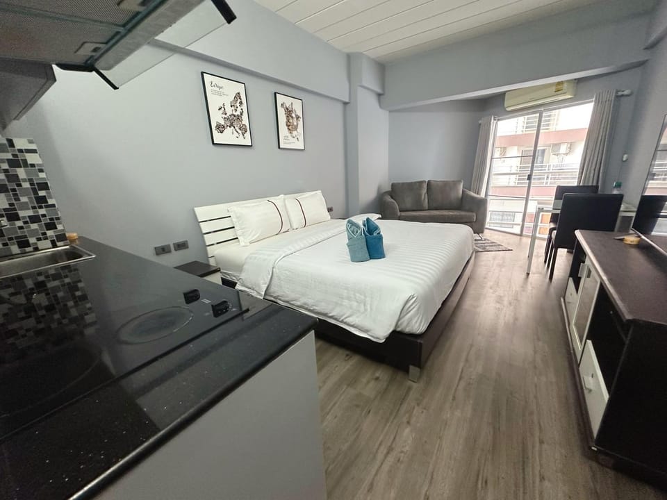 Cozy new renovated Jomtien Beach Condo A3 Apartment in Pattaya City