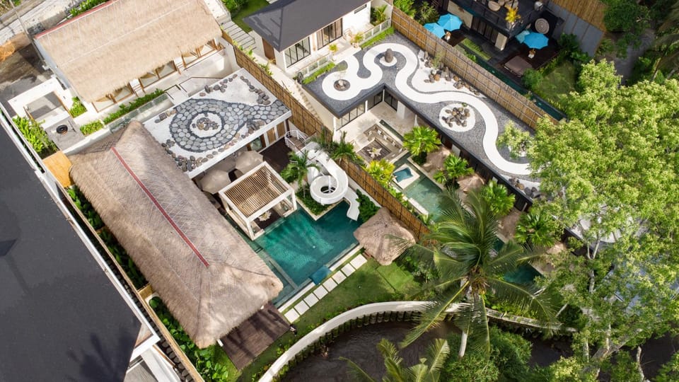 Property building, Day, Garden view, Pool view, Swimming pool
