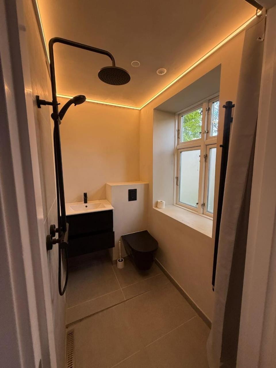 4SEASONS - Crimson Autumn Suite Bed and Breakfast in Aalborg