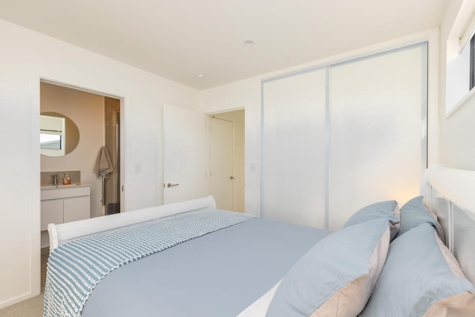 Brand New 2Bed2Bath By Playground Near Town Centre House in Christchurch