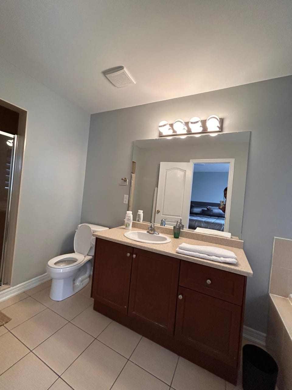 Luxury home Netflix & parking promo price with 7beds House in Vaughan