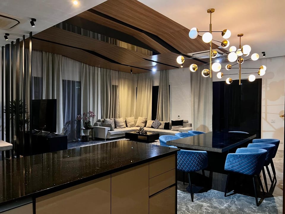 TV and multimedia, Photo of the whole room, Seating area, Dining area