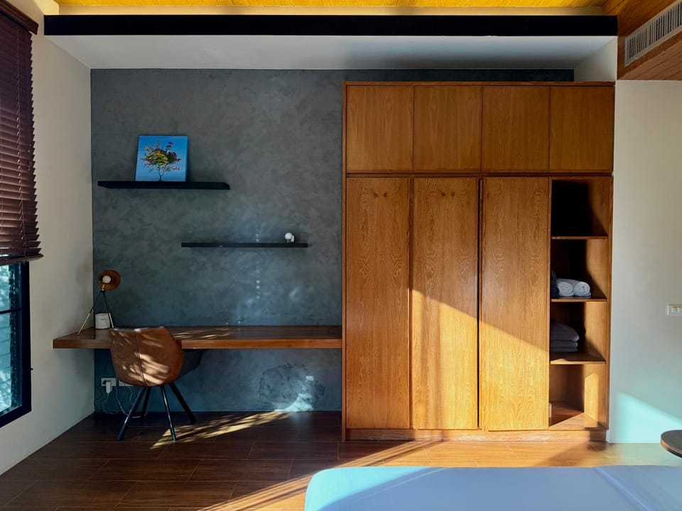 Bedroom, wardrobe