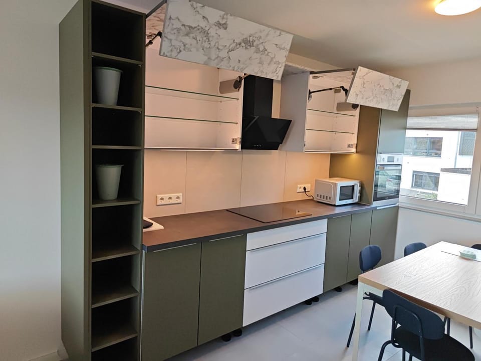 Kitchen or kitchenette, Dining area, oven, stove, toaster