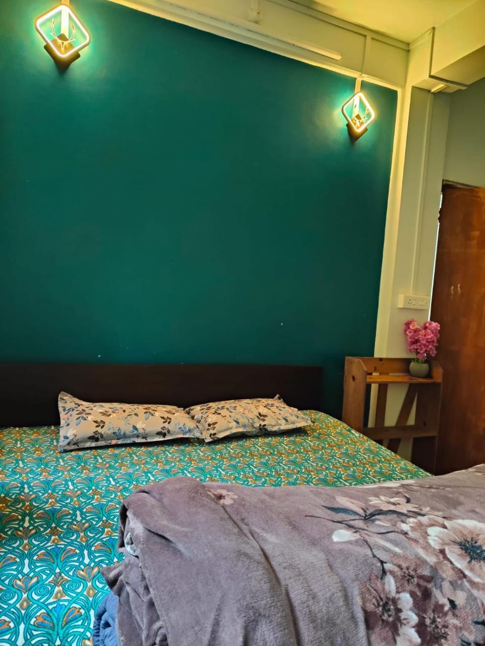 Pine trees HomeStay Apartment in India