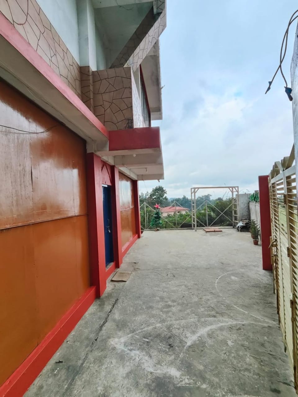 Pine trees HomeStay Apartment in India