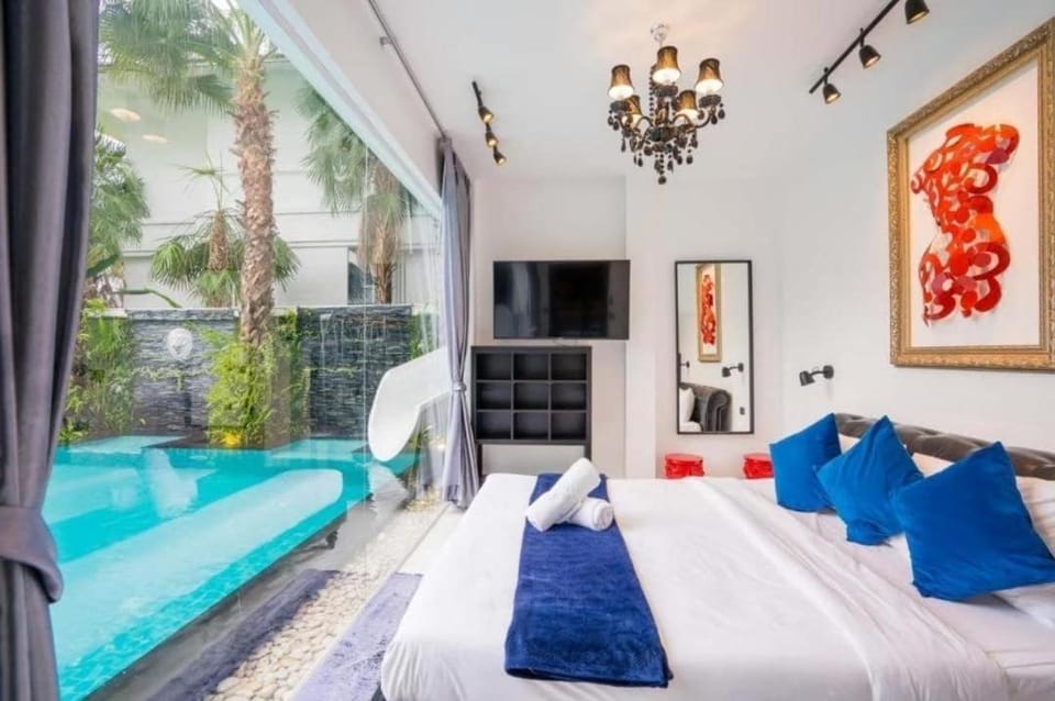 Bed, Photo of the whole room, Bedroom, Pool view