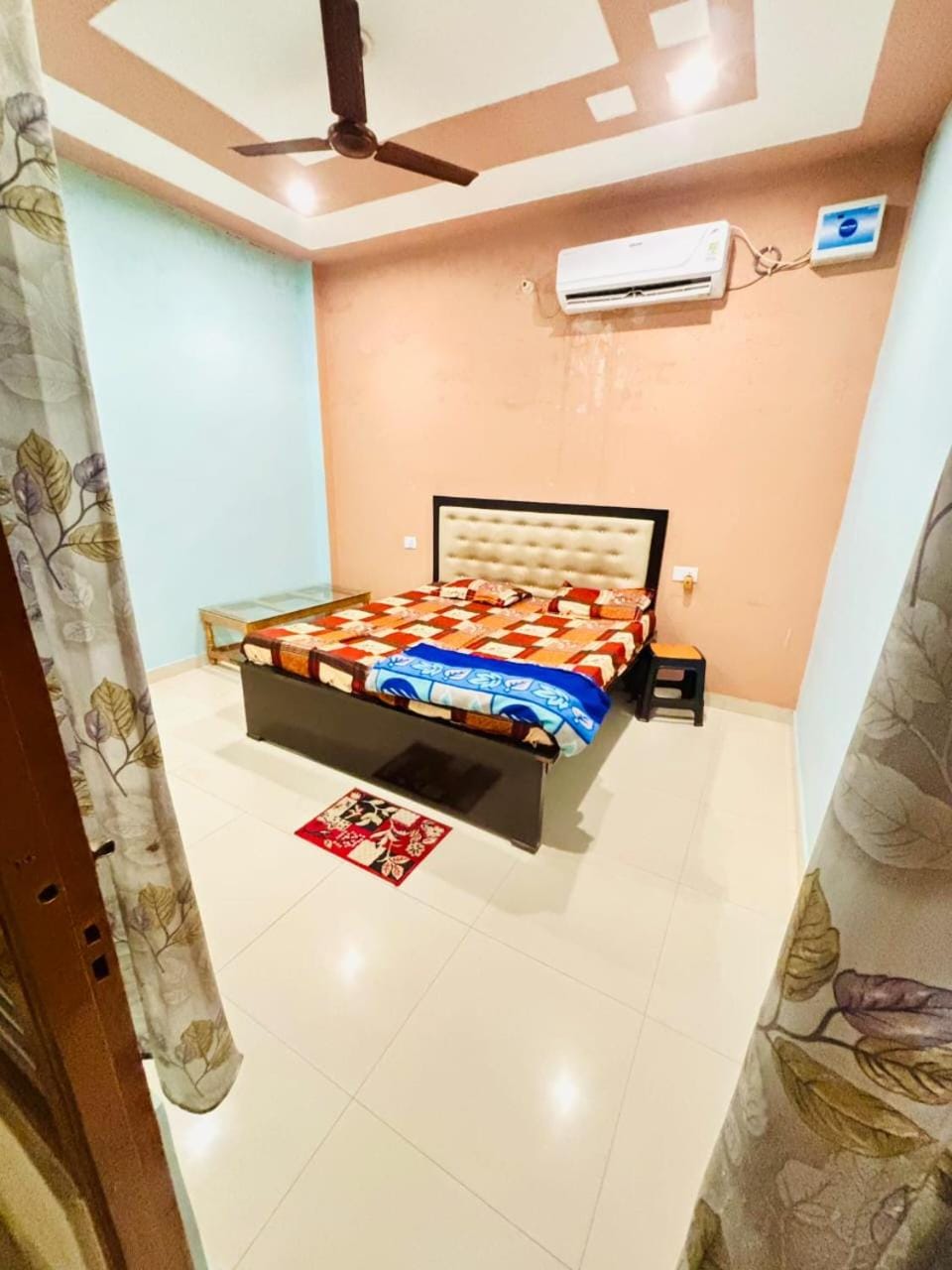 Bedroom, air conditioner