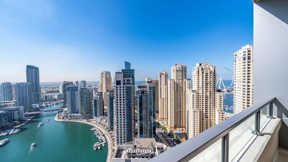View (from property/room), Balcony/Terrace, City view, Sea view