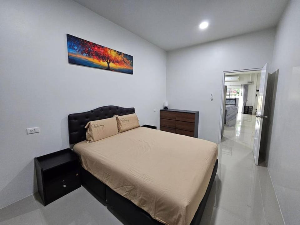 Rawai 4 Bedrooms Private Pool Villa House in Rawai