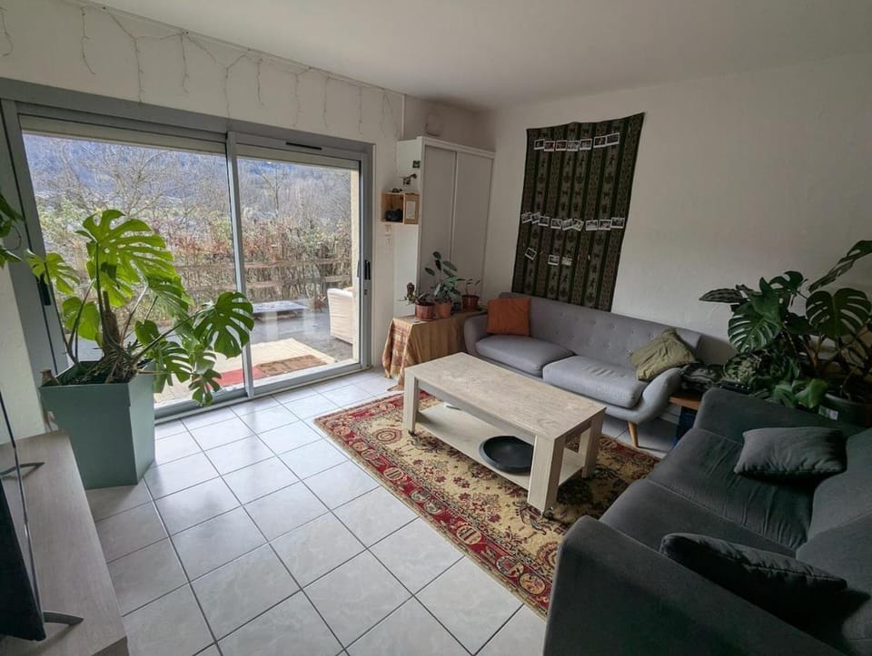 Charmant T3 à Vignec Accès au ruisseau -Terrasse Apartment in Saint-Lary-Soulan