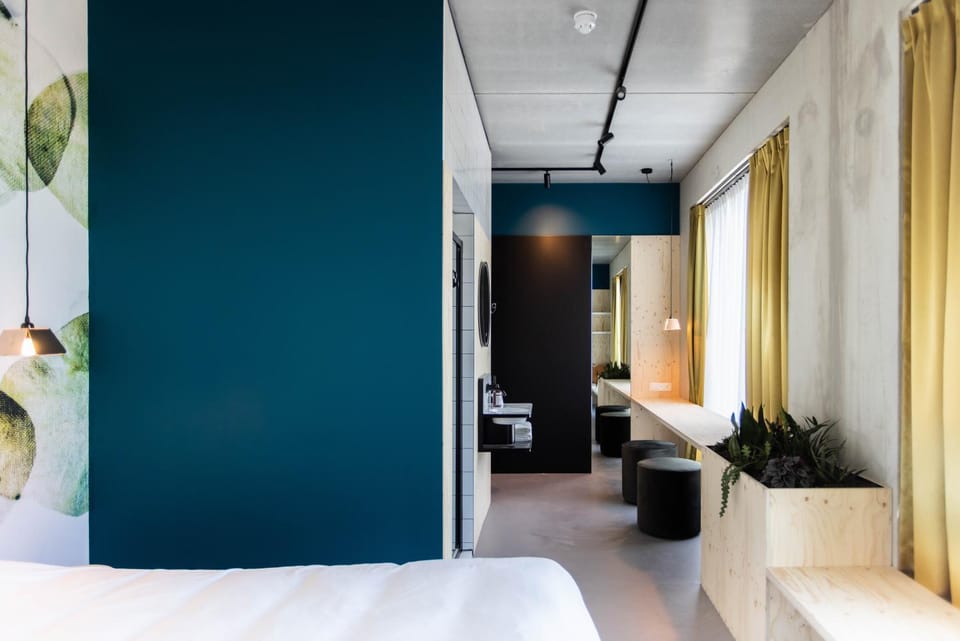 Bed, Photo of the whole room, Seating area