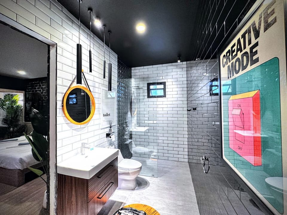 Shower, Toilet, Bathroom