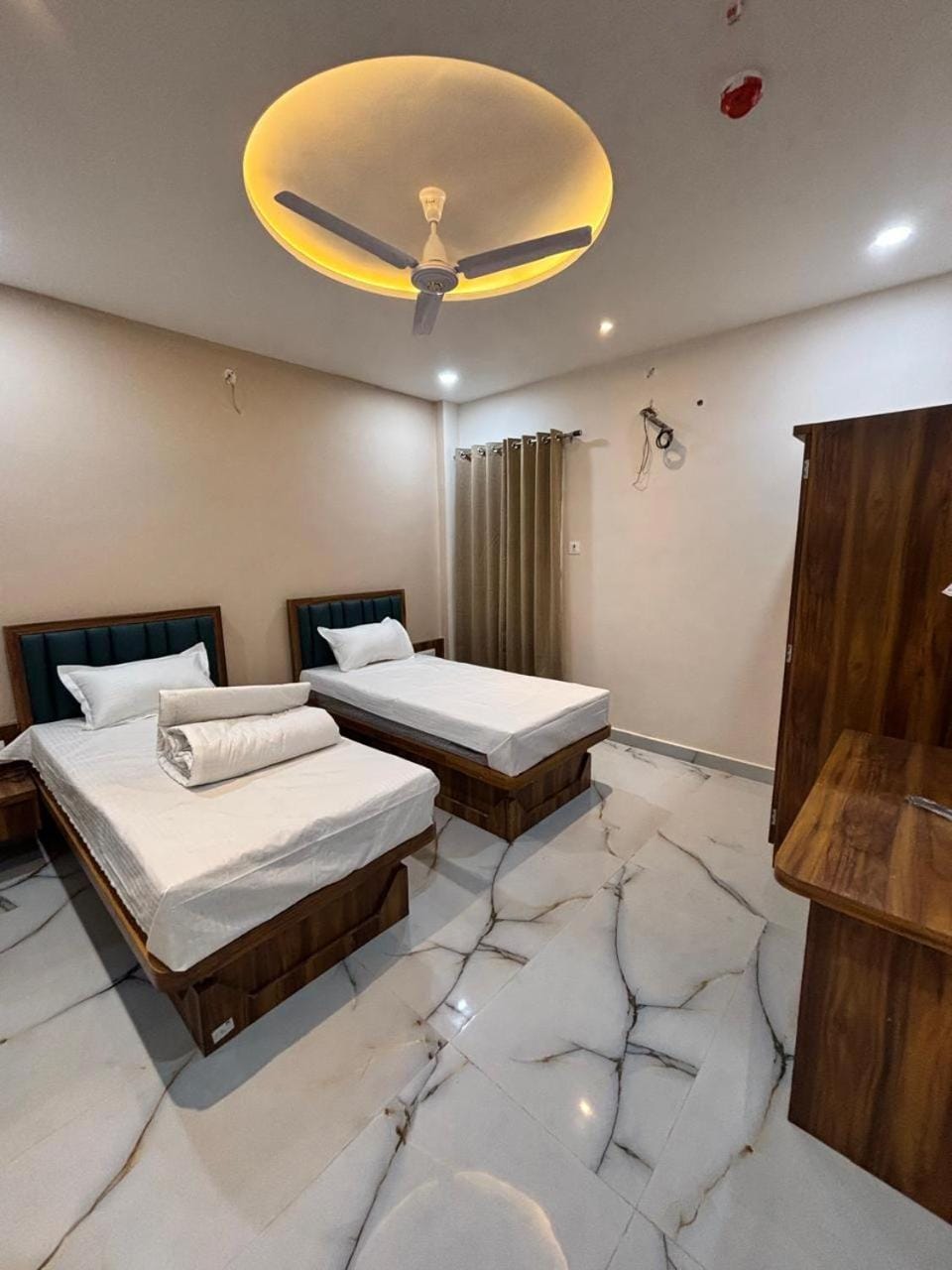 Mannat S R D Hotel in Varanasi