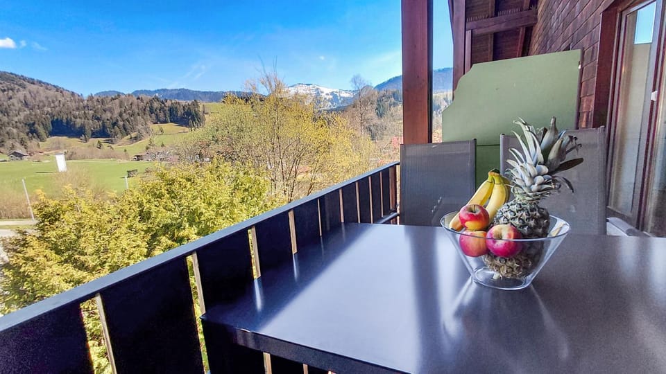 View (from property/room), Balcony/Terrace, Mountain view