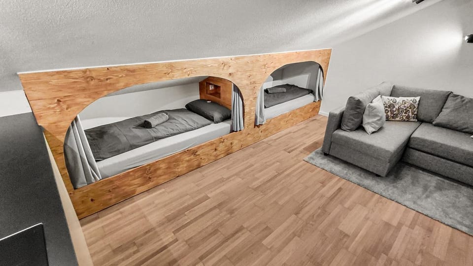 Bed, Living room