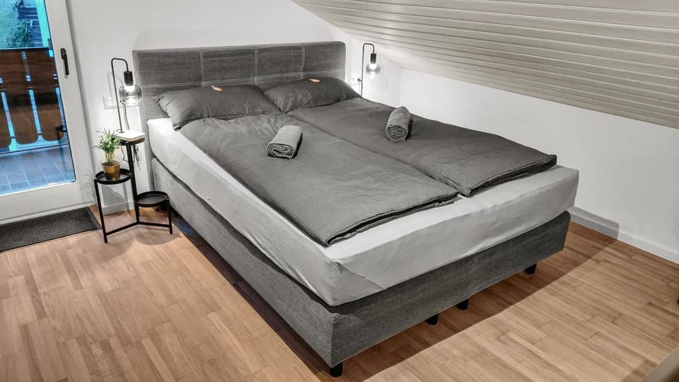 Bed, Bedroom