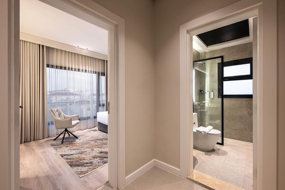 Bathroom, Seating area