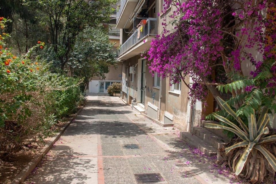 Bright Apt - Quiet - Near Metro - Fast WiFi Apartment in Athens