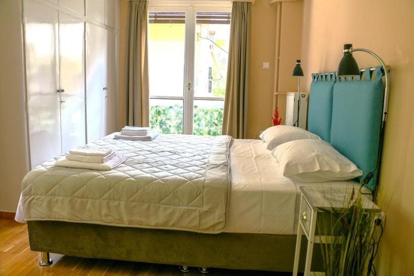 Bright Apt - Quiet - Near Metro - Fast WiFi Apartment in Athens