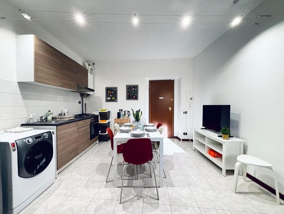 Near Airport -BGY BERGAMO AIRPORT STAY - Free WIFI Apartment in Lombardy