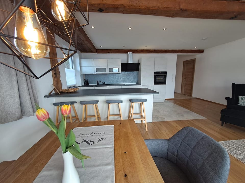 Living room, Seating area, kitchen