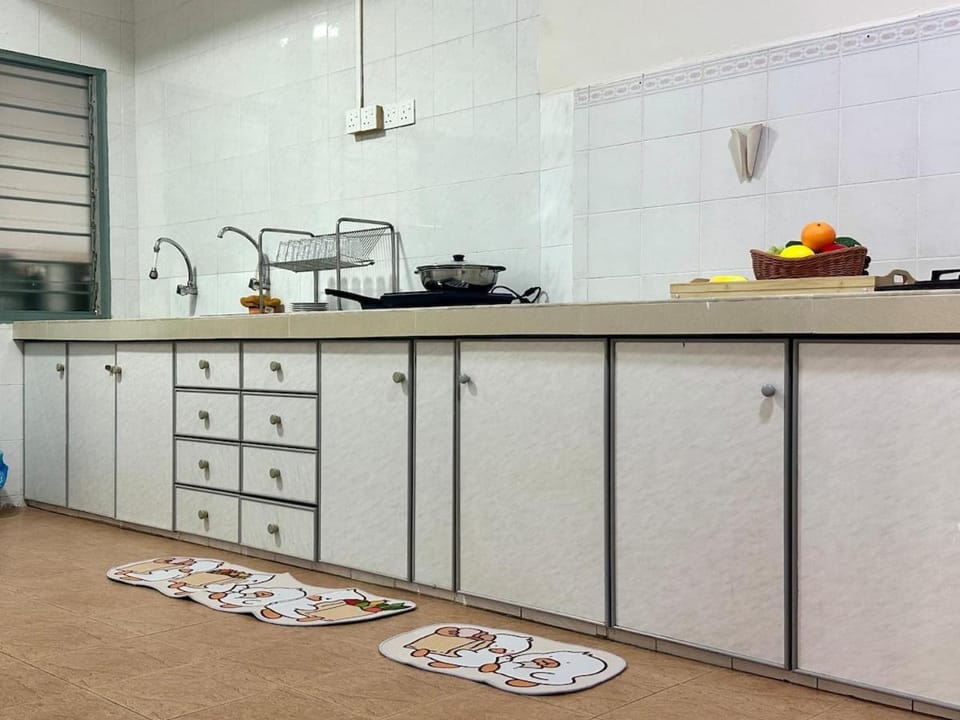 Bagan Cozy Family Retreat 4BR 10 Pax House in Penang