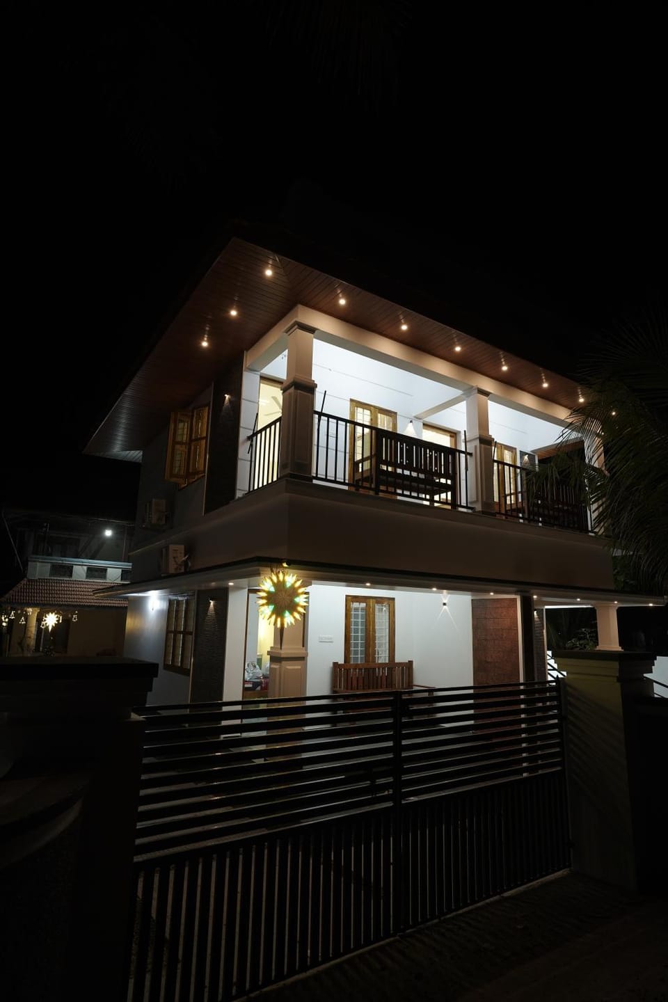 Property building, Night, Balcony/Terrace