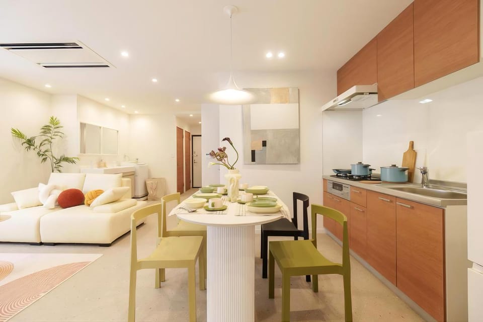 Kitchen or kitchenette, Living room, stove