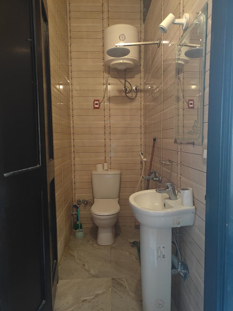 Shower, Toilet, Bathroom, Bedroom