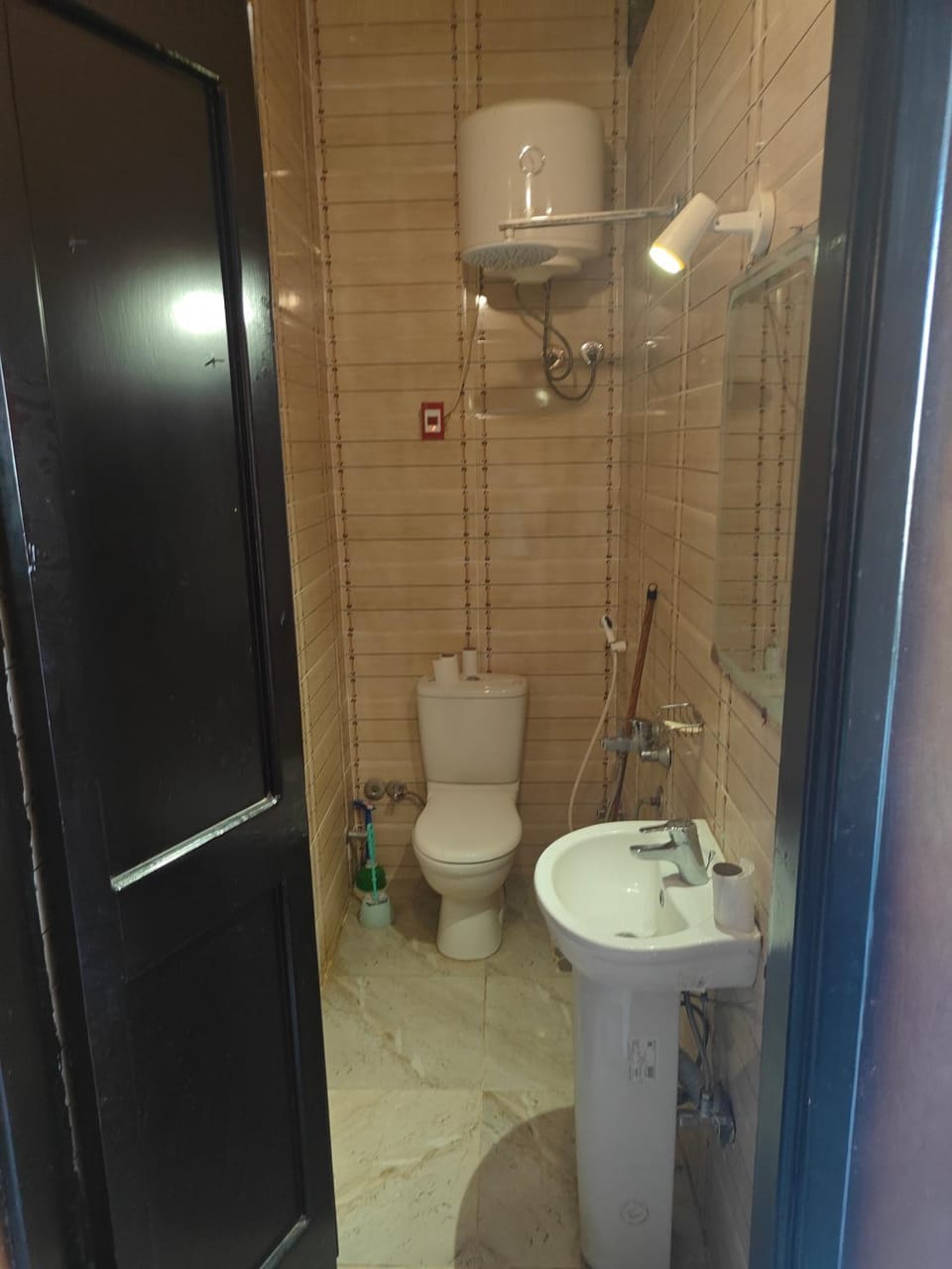 Shower, Toilet, Bathroom, Bedroom