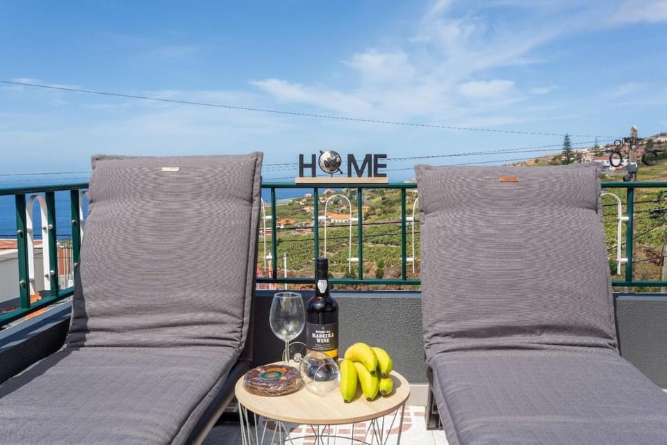 Natural landscape, View (from property/room), Balcony/Terrace, Balcony/Terrace, Mountain view, Sea view