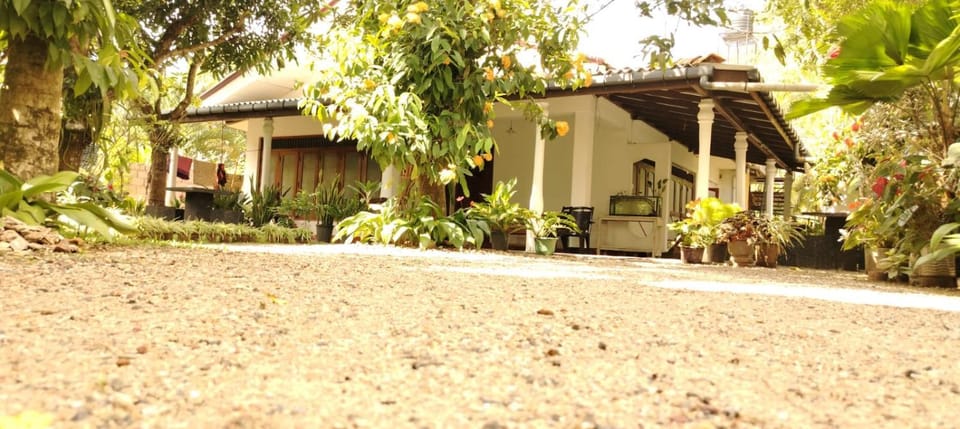 Diamond home stay Vacation rental in Southern Province